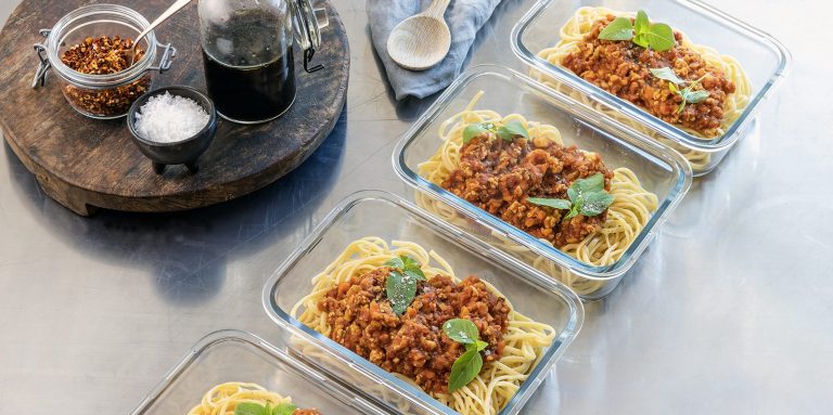 Kana-juureskastike spagetilla