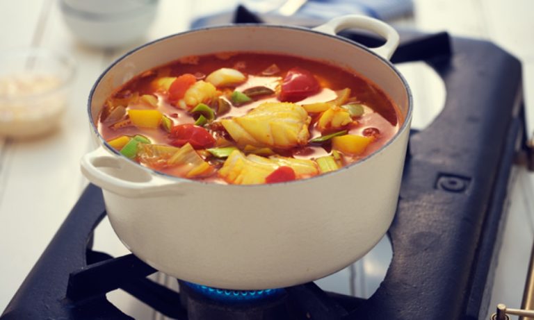 Appelsiinin tuoksuinen kalapata ja rouille