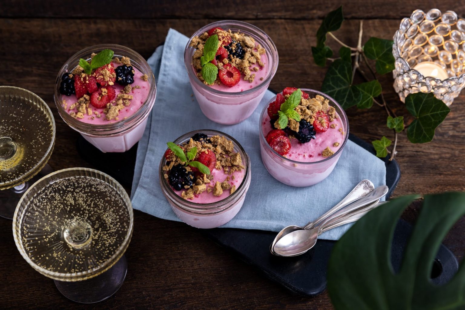 Vadelma-semifreddo