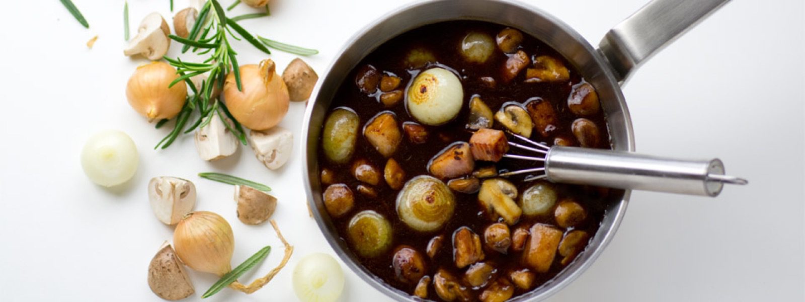 Burgundinpadasta tuttu maku toimii myös kastikkeena! Maukkaassa kastikkeessa maistuvat savupekoni
