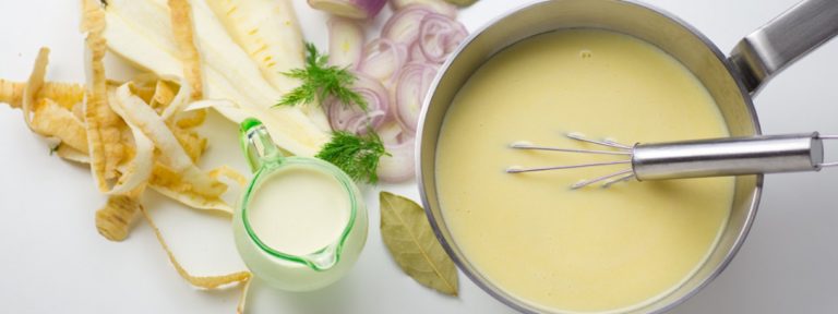 Valkoviinikastike on ranskalainen kastikeklassikko