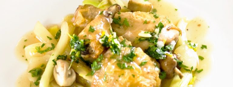 Raikas kana-fenkolipata valmistuu kätevästi yhdessä padassa! Herkullinen pata maustetaan Touch of Taste Kanafondilla ja lehtipersiljalla.