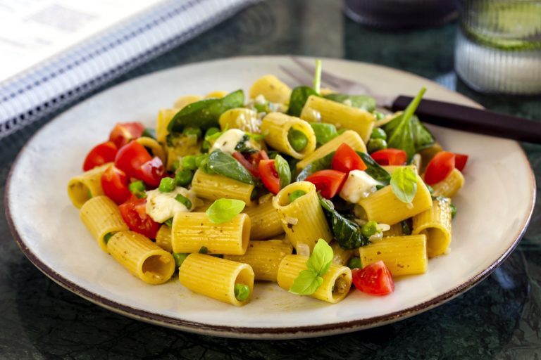 gro╠ên pasta