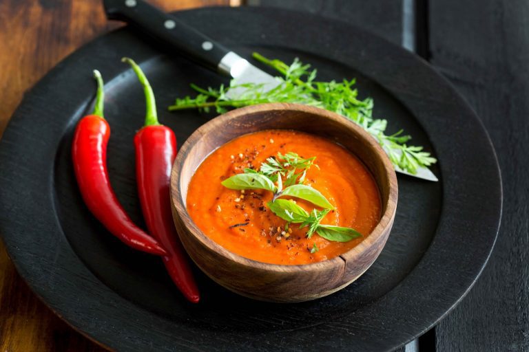 Valmista herkullinen Hapanimelä chilikastike helposti kotona. Kastikkeessa maistuu chili