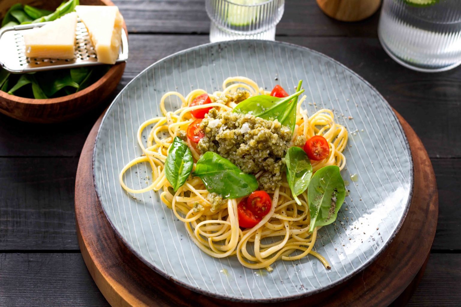 Herkullinen kurpitsansiemenpesto sopii pastan tai keiton kaveriksi. Tällä ohjeella valmista pestoa syntyy noin 1 dl.