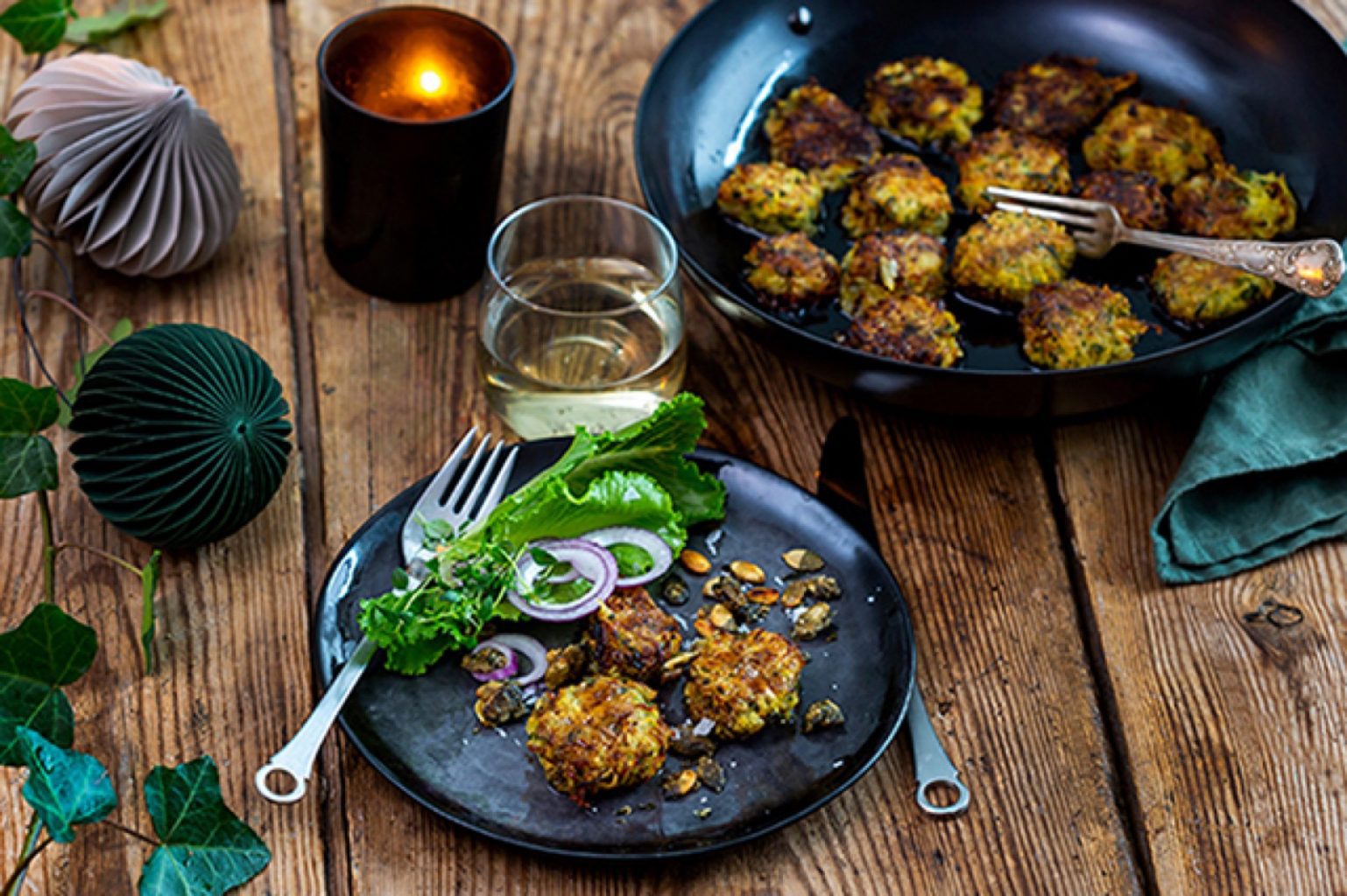 Kurpitsapyörykät ovat herkullinen kasvisvaihtoehto syksyn ja talven buffetpöytiin. Mausta vegaanisella Touch of Taste Kasvisfondilla!