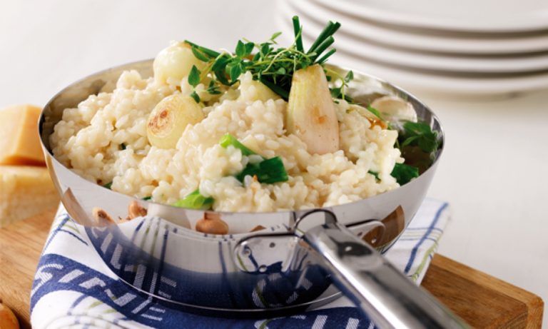 Risotto on helppo ja herkullinen ruoka myös arkipäivään. Tässä risotossa maistuu aurinkokuivattu tomaatti