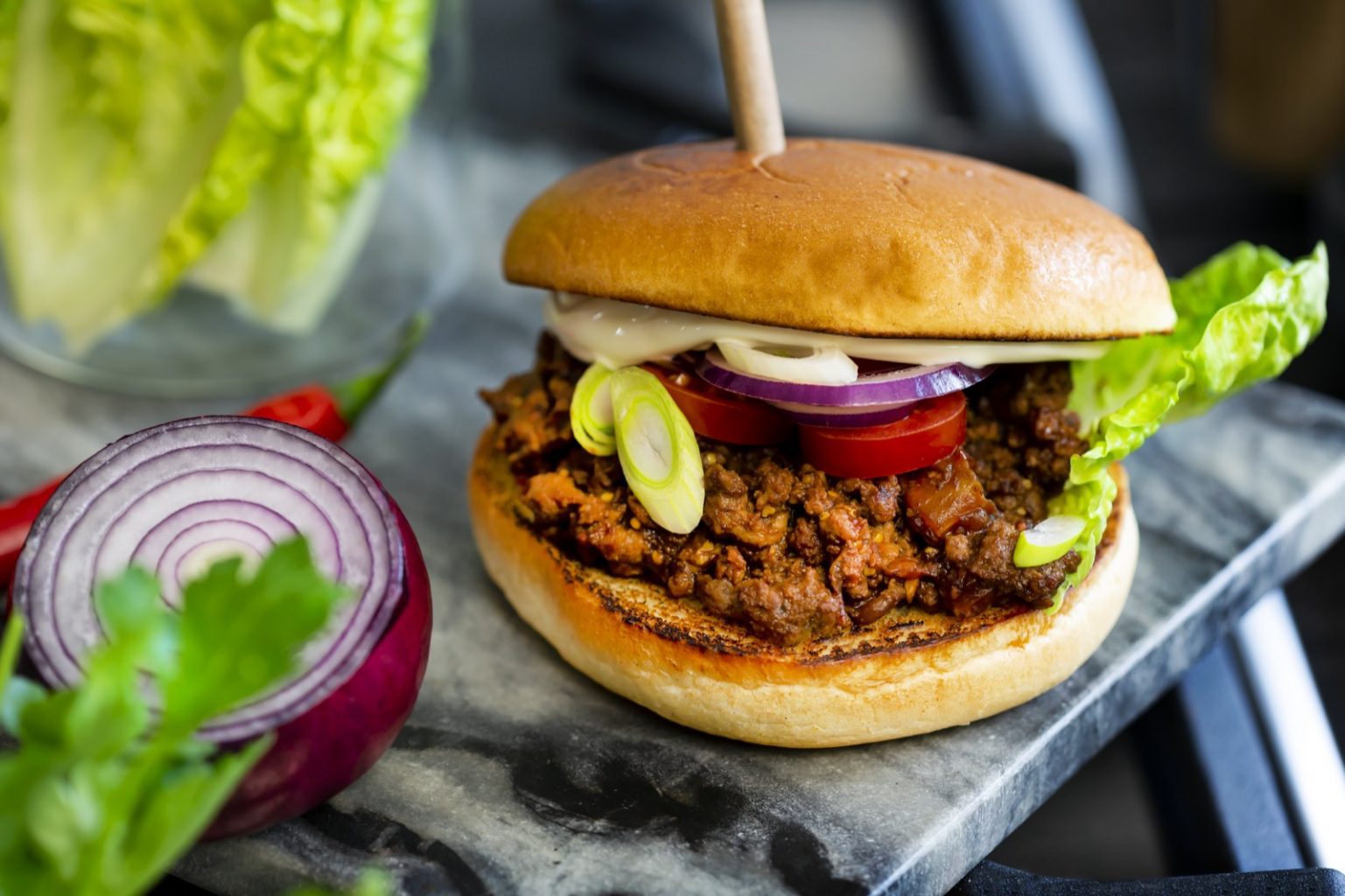 Sloppy Joe on jauhelihalla täytetty hampurilainen
